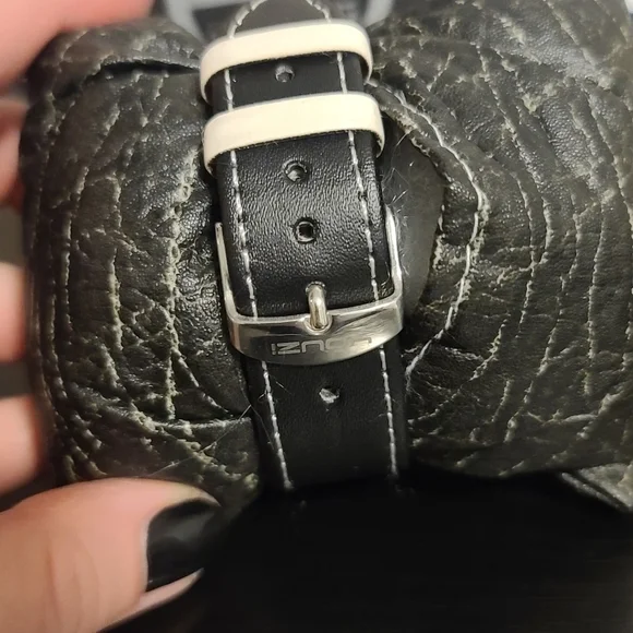 Watch - Picture 5 of 10